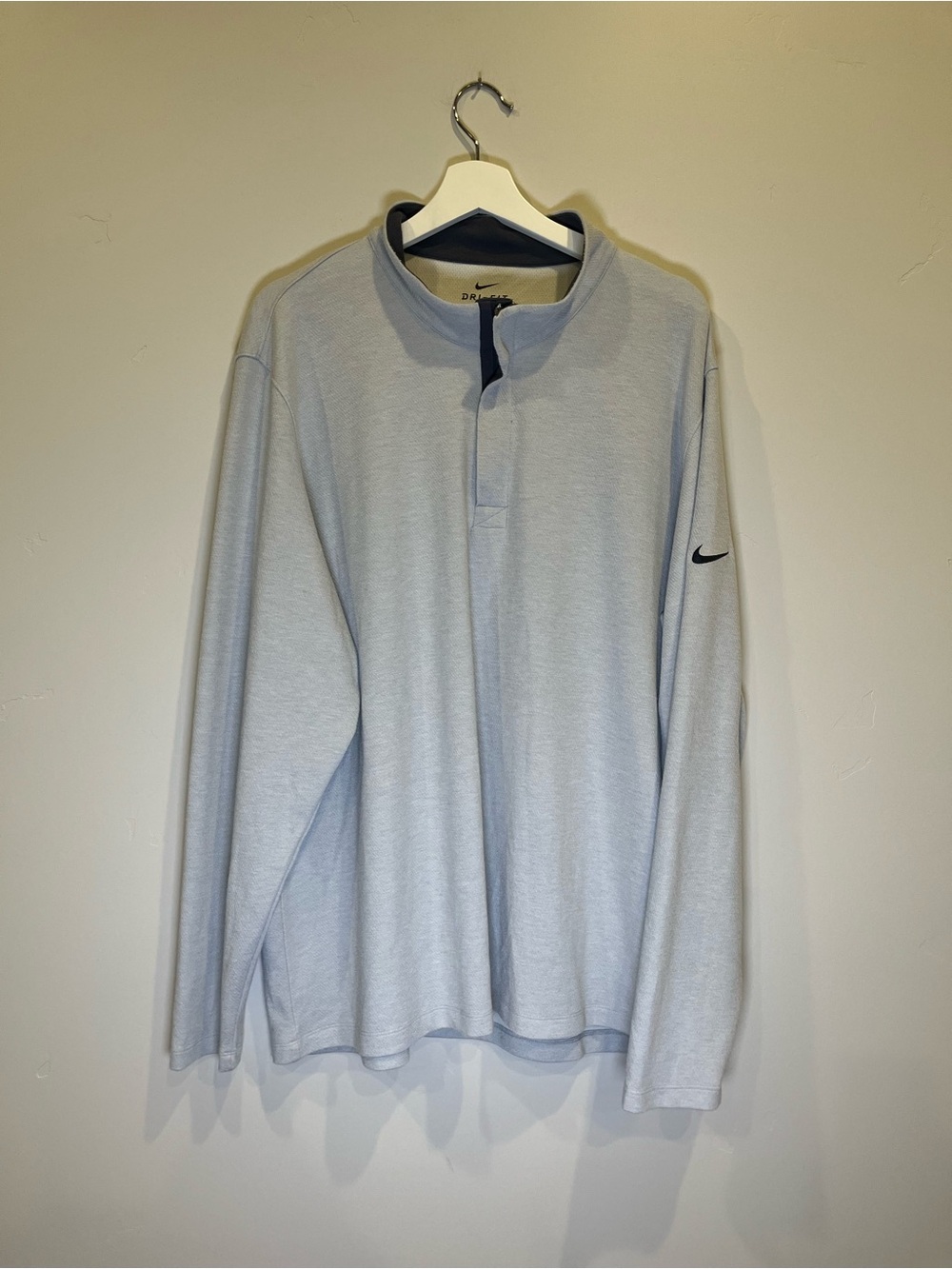 Nike Men’s Light Gray Quarter-Zip Pullover